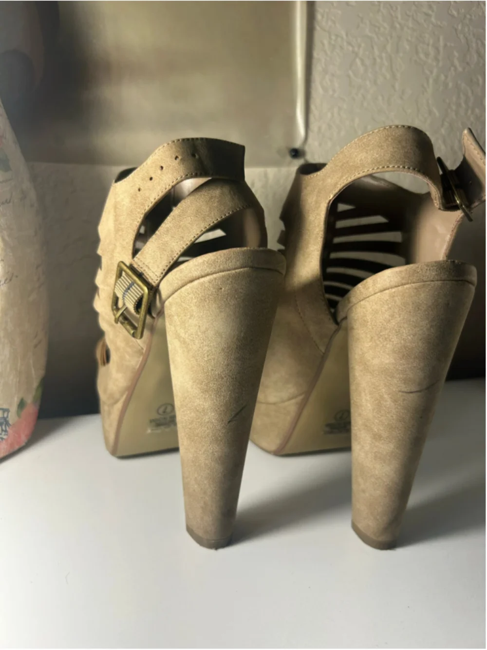 Women's Unbranded Beige Platform Heels Size 7